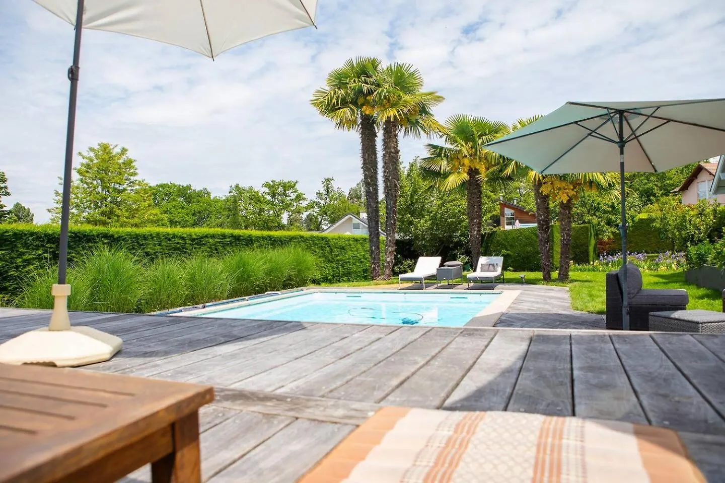 Holiday home Villa Nernier, Piscine Privee Et Acces Direct Au Lac